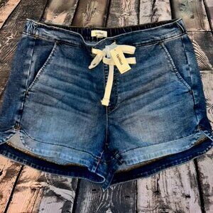 NWT Upwest Shorts Size Large